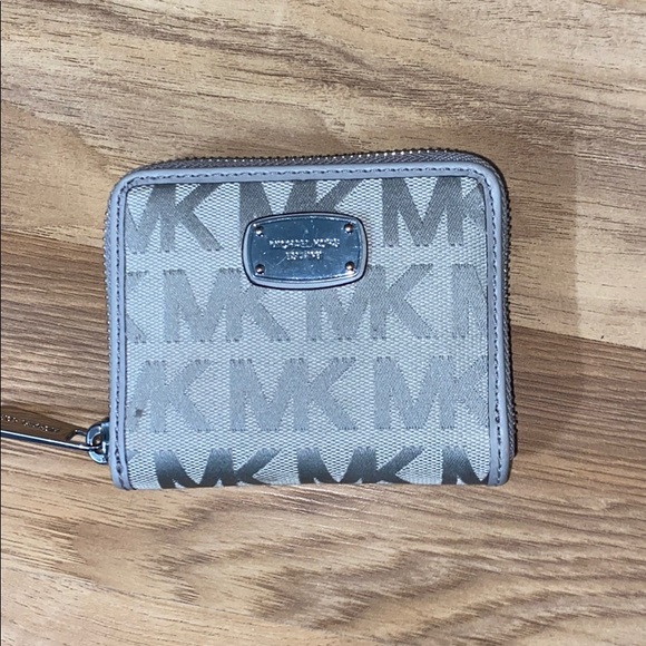 Michael Kors Handbags - Michael Kors wallet
